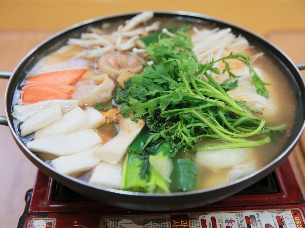 남한산성 맛집, 백종원도 모르는 숨은 식당 TOP 5 6 2. 3대를 이어온 고소함, '오복손두부'